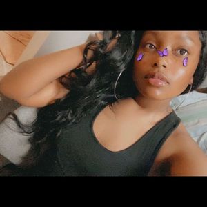 Meet your Posher, Alicia